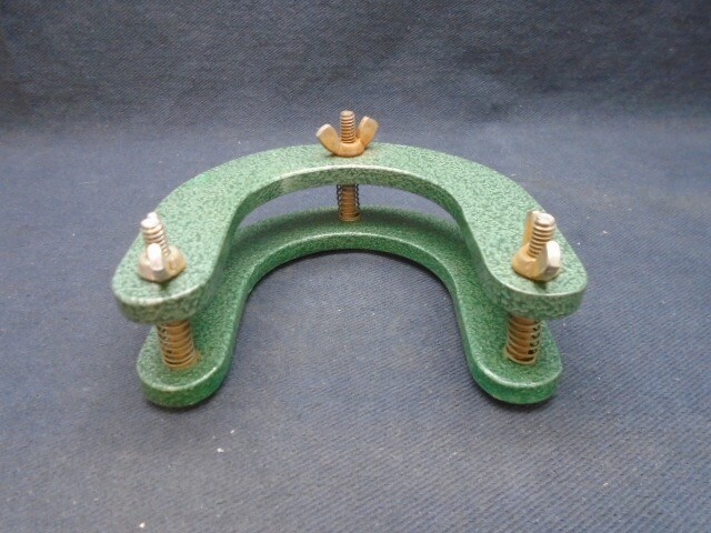 CHEMGLASS 57mm O-Ring Flange Horseshoe Style Spring Clamp CG-139-02