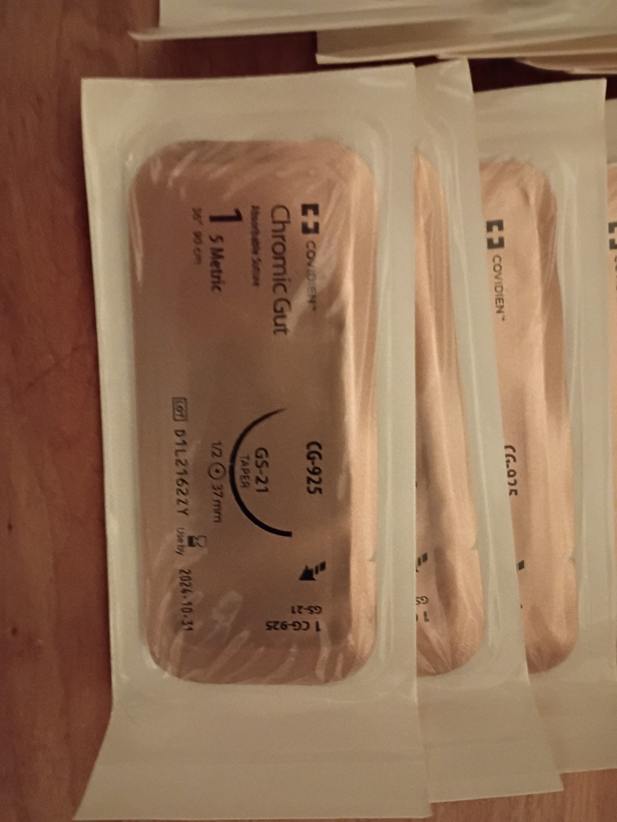 (32) Suture Packets for Veterinary Training, Farm use, Taxidermy & Survivalists