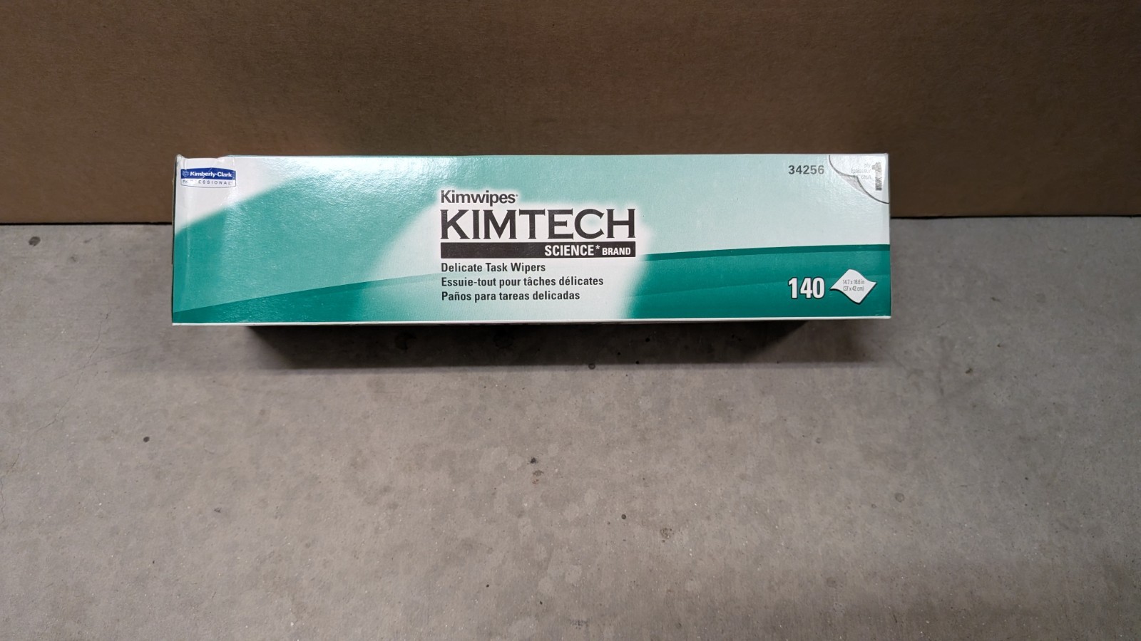 KimTech Kimwipes, Delicate Task Wipers, 15″ x 17″, 1-Ply – Box of 140 Wipes