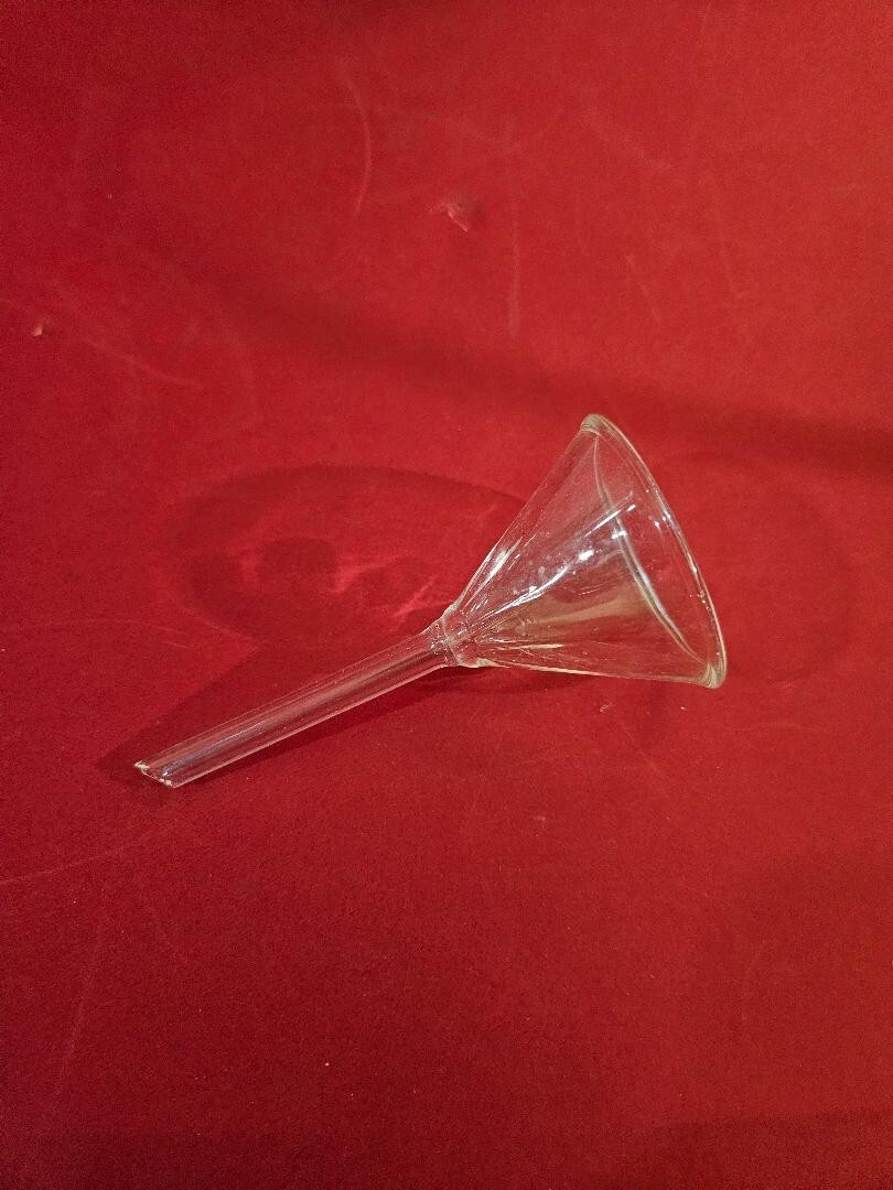 Pyrex 6180-50 60 Degree Short Stem Fluted Funnel 712A