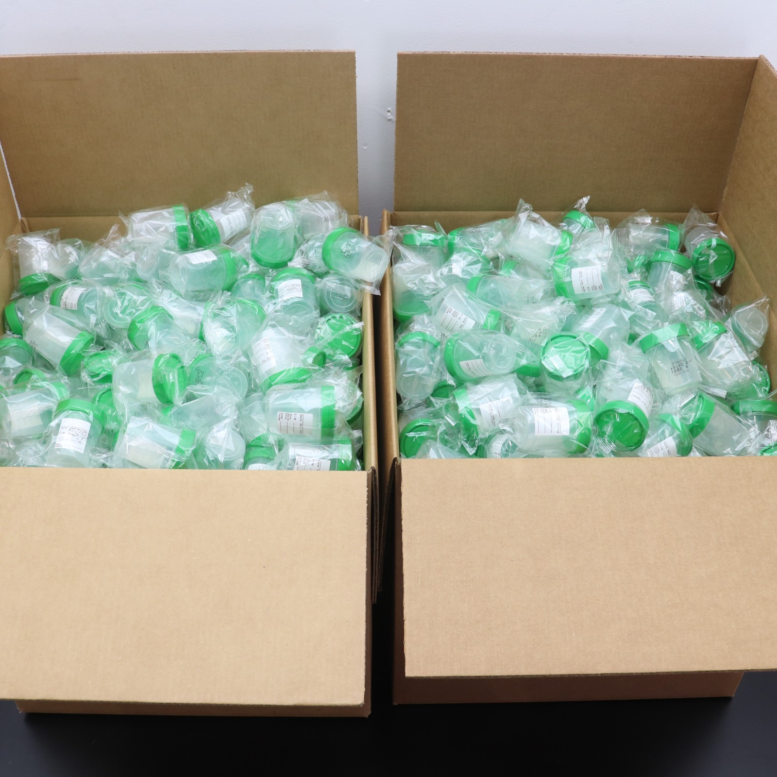 Specimen Container 4oz Polypropylene Sterile Individually Wrapped 5913 Lot
