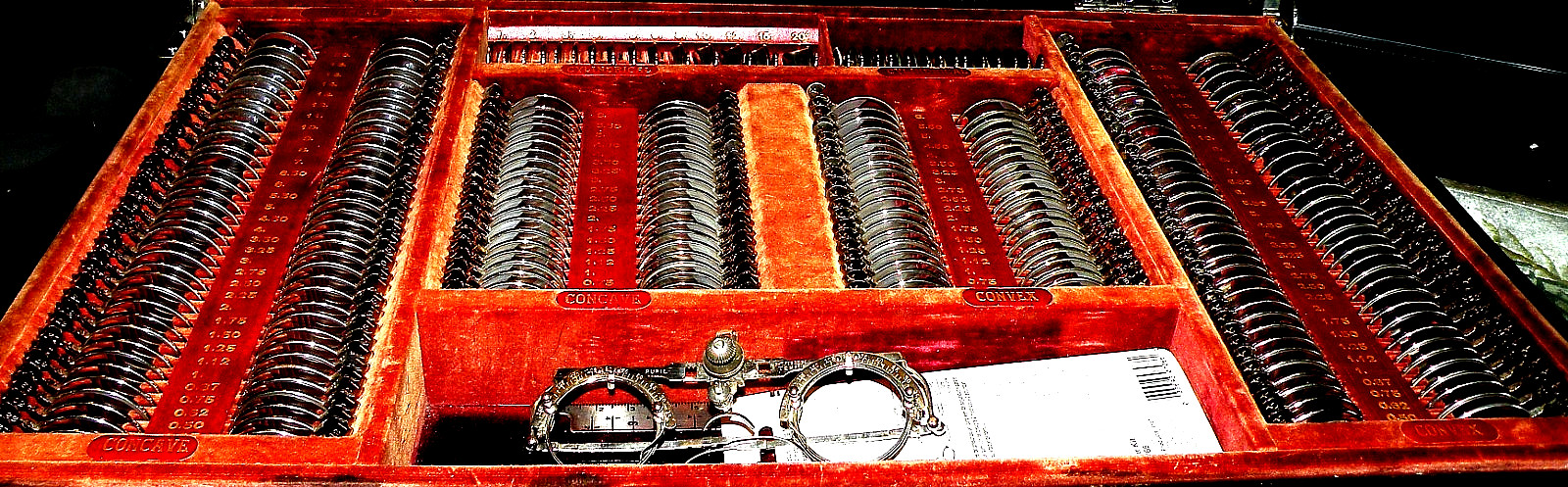 ((100% COMPLETE SET)) ANTIQUE AMERICAN OPTICAL OPHTHALMIC OFFICE TRIAL LENS SET
