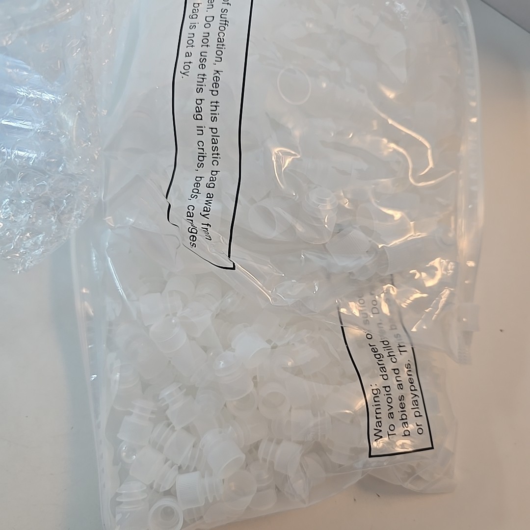 300 Pcs Test Tubes 8 ml Clear Plastic Test Tubes with Caps 8ML Small 3.94″ Seal