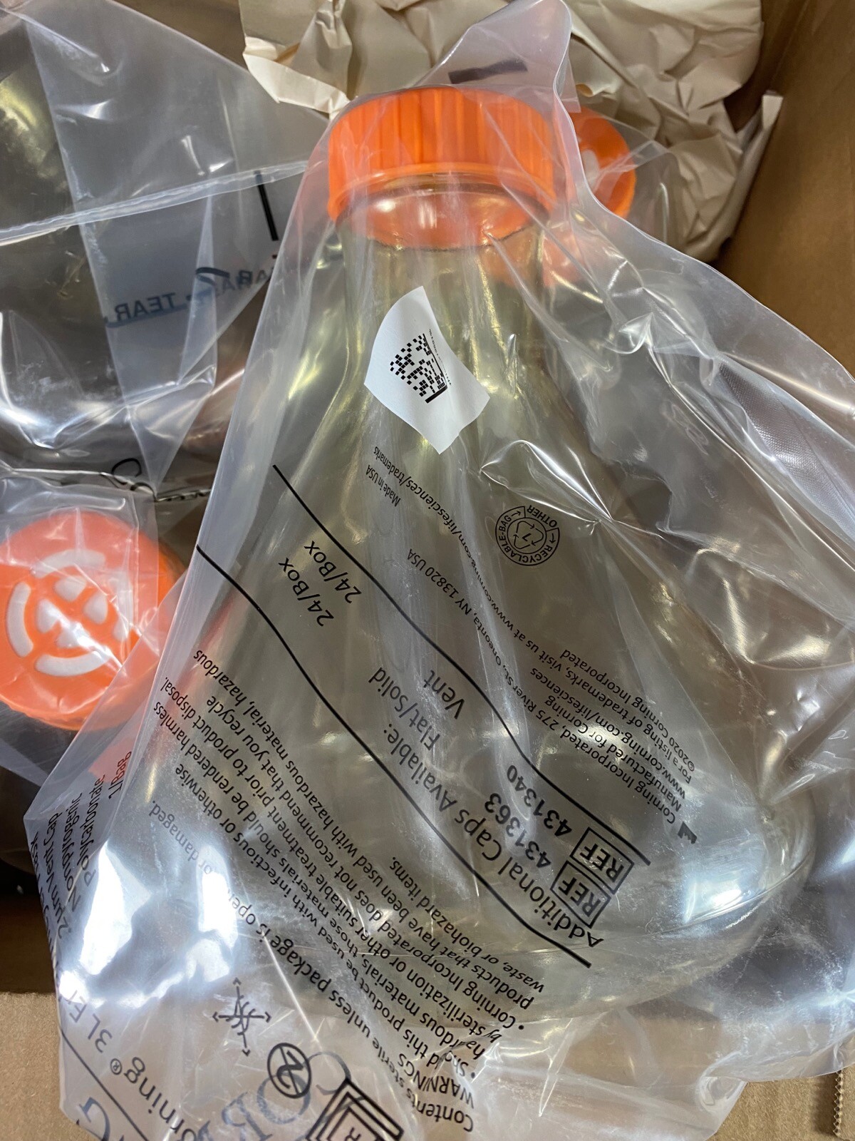 CORNING 3L Polycarbonate Erlenmeyer Fernbach Design Flasks Vent Cap 431252(4/cs)