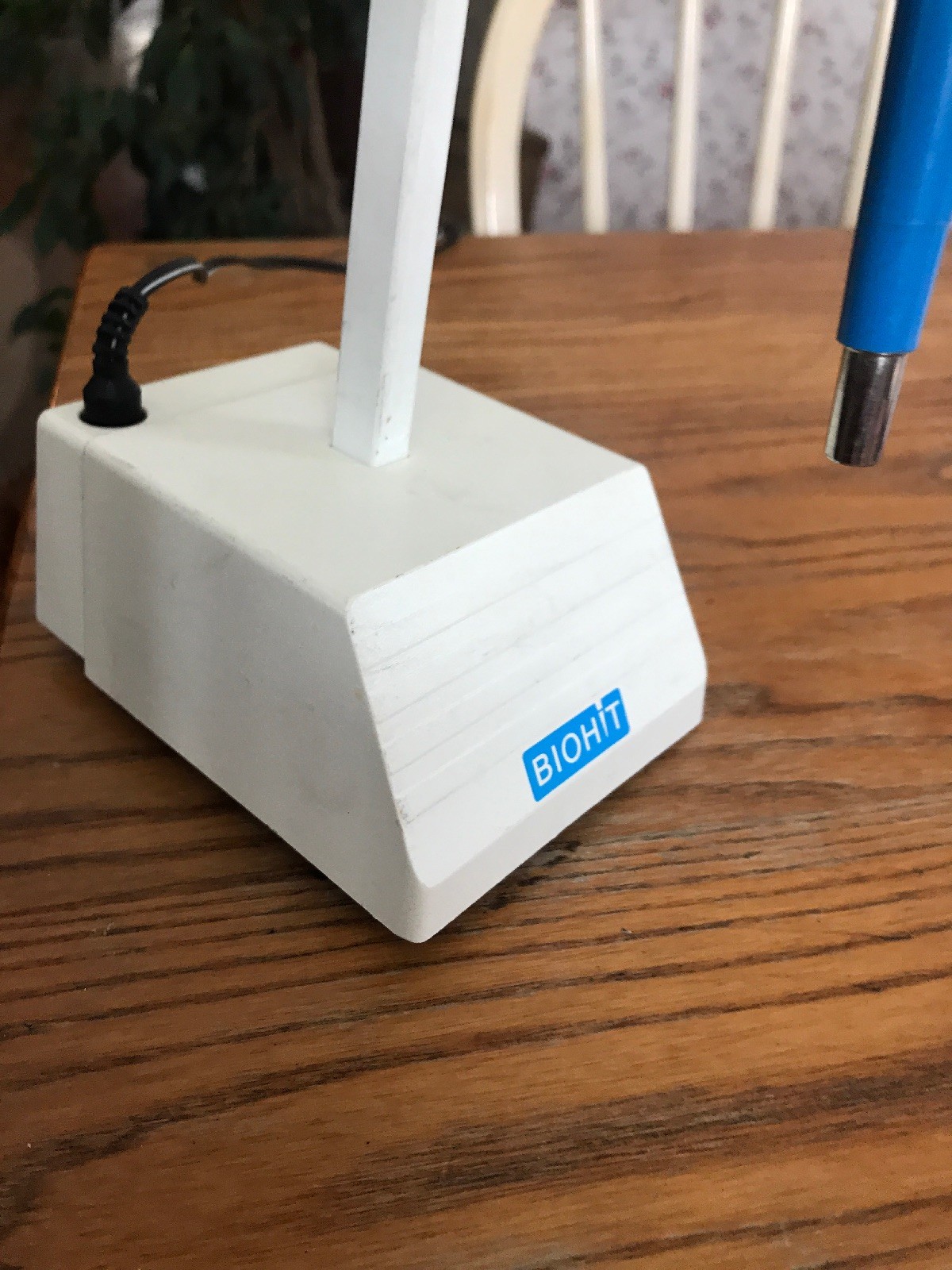 Biohit Proline Electronic Single Channel Pipette, 50-1000uL, w/ Charging Stand
