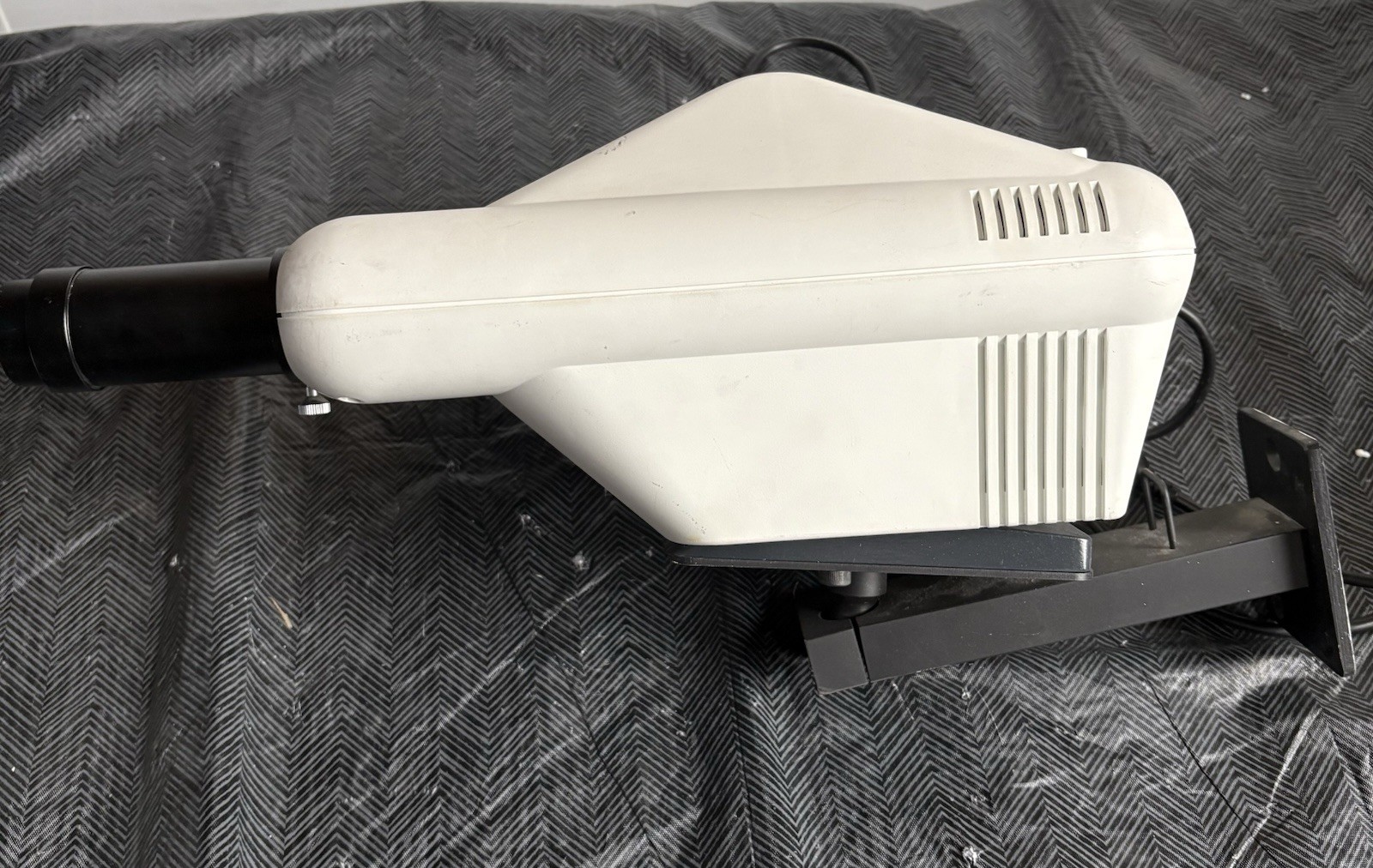 Burton CP-40 Chart Projector *Tested Powers On*