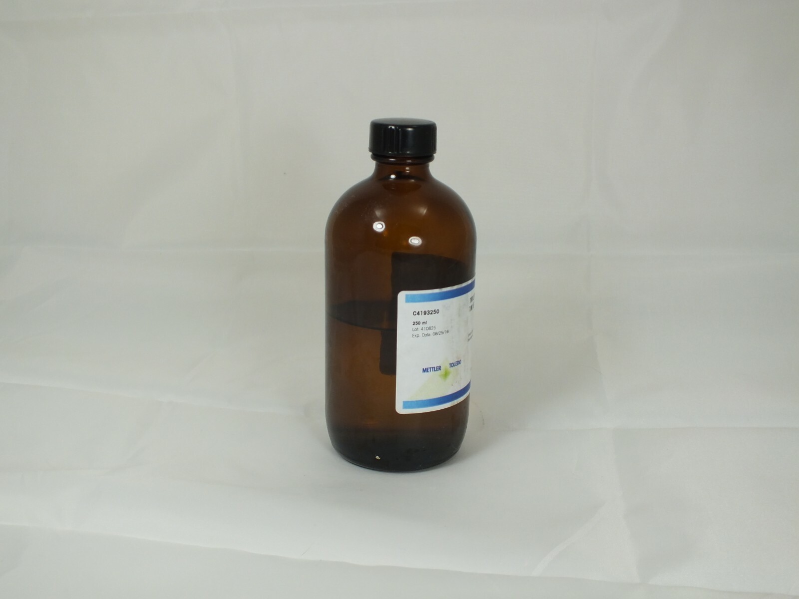 Lithium Chloride Solution, 1 Molar in Ethanol, ca. 100 ml (RECYCLED)
