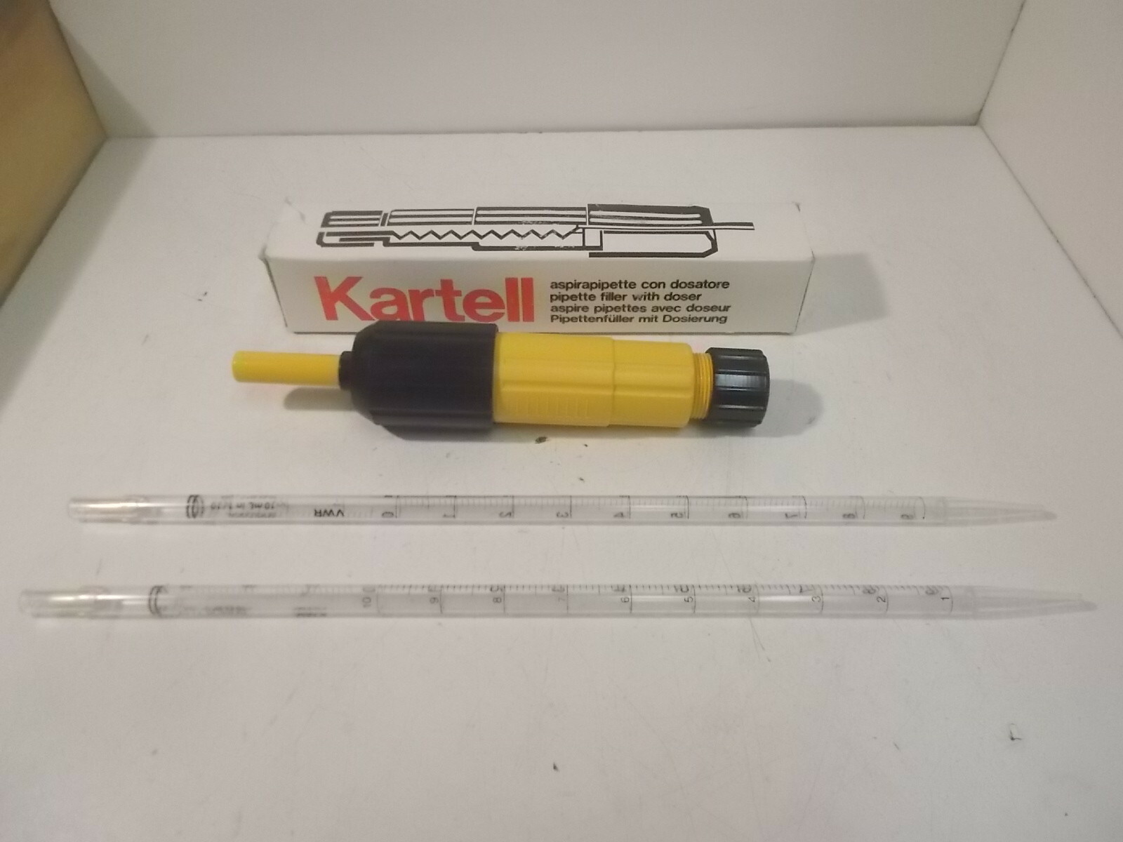 New Kartell 9K052 10mL PVC Pipette Filler w/ (2) New VWR 10mL Pipettes
