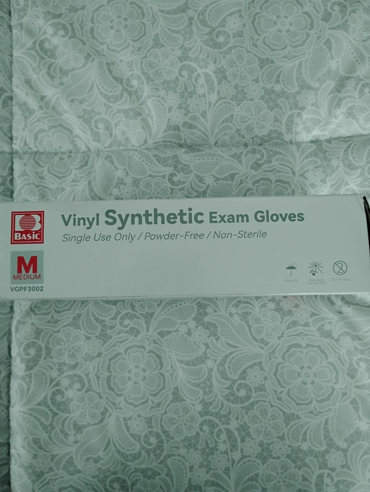 BASIC Disposable Vinyl Gloves, Latex Free Powder Free 400 pack MEDIUM