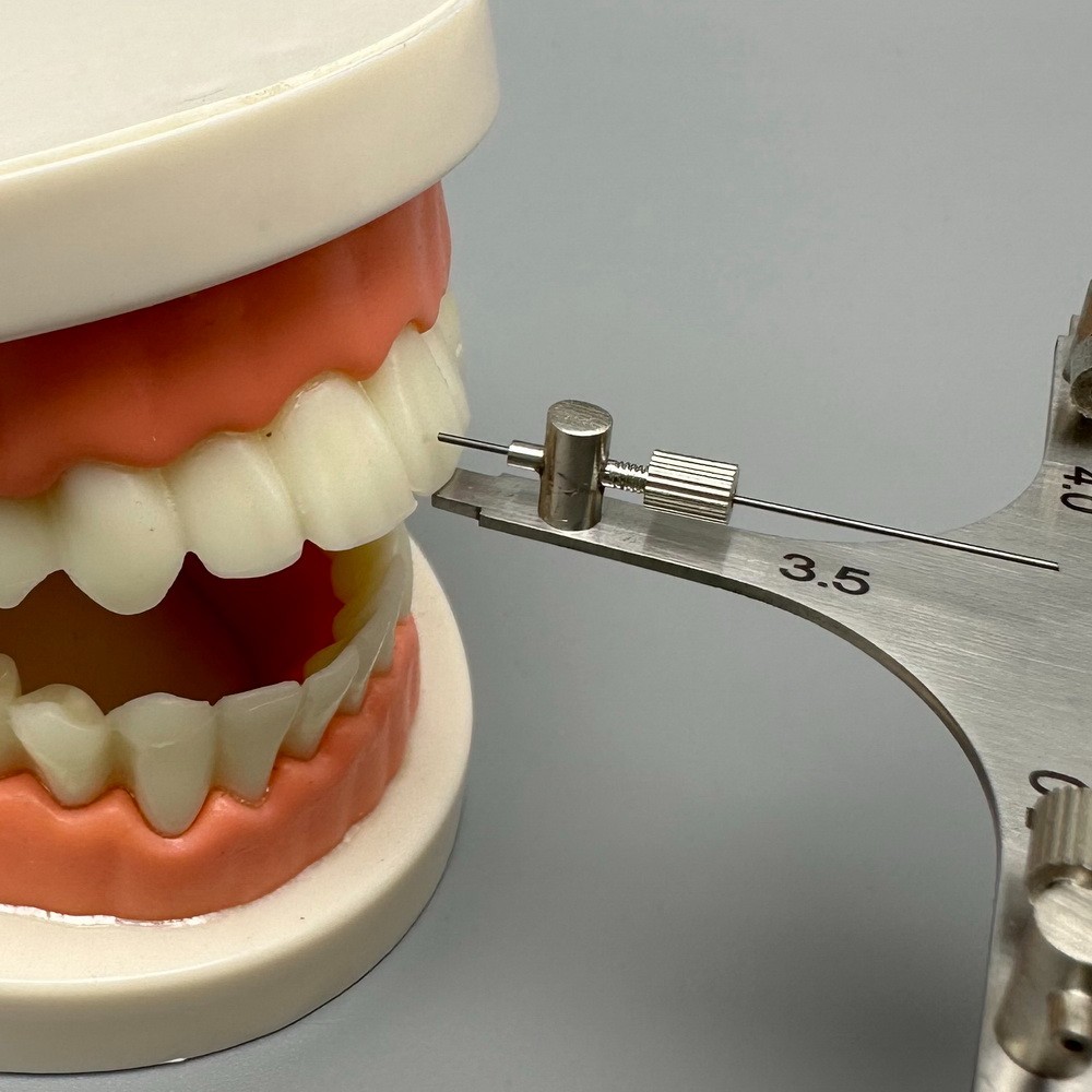 Dental Orthodontic Bracket Positioner with Cross Star Gauge Bracket Positioning