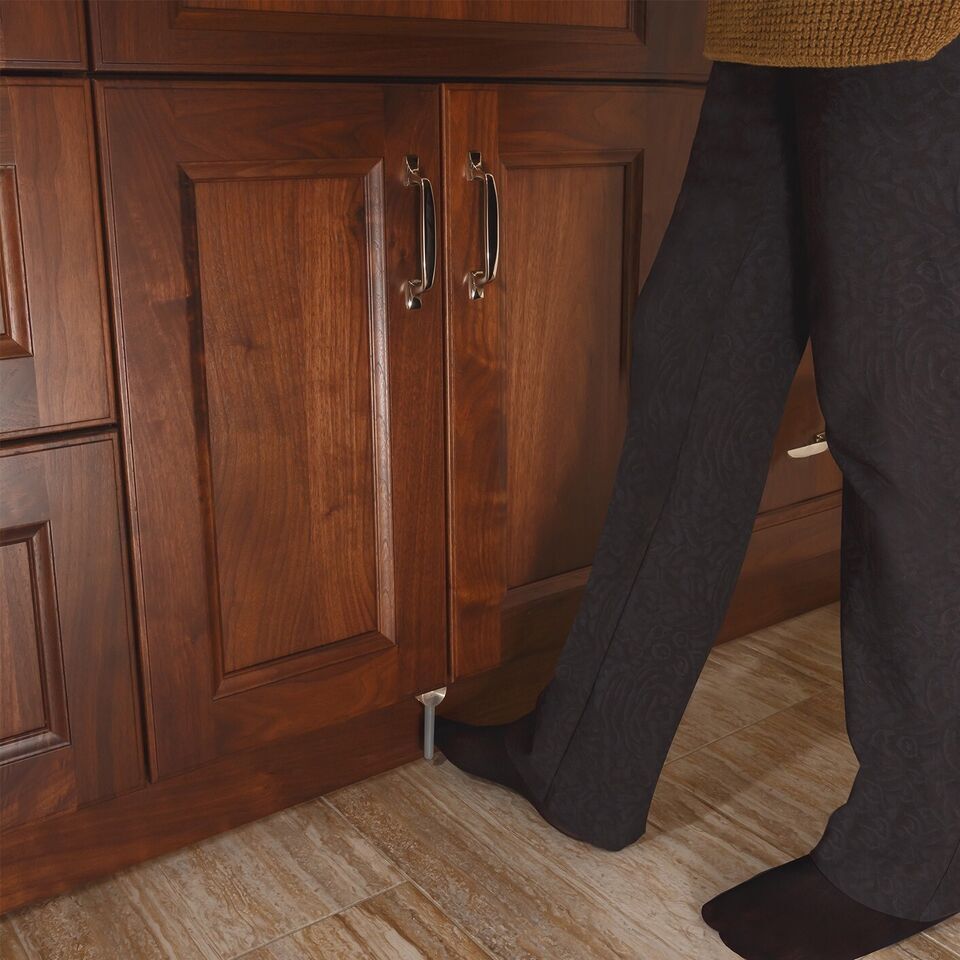 Tapmaster Model 1778 Combination – Locking Euro Foot and Cabinet Door Faucet Act