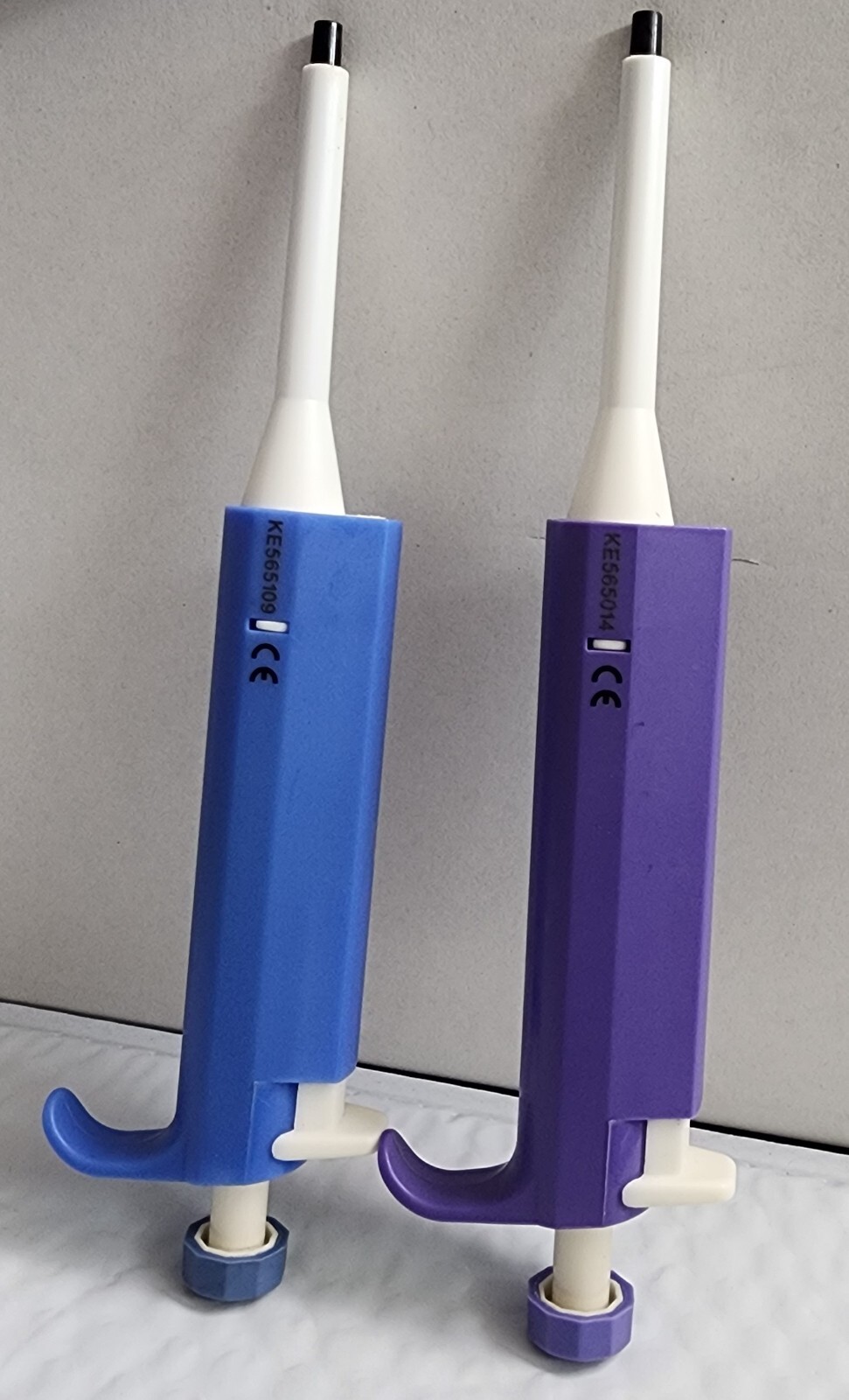 ACCUMAX Fully Autoclavable Single-Channel Pipettes, 10-100 μL , 20-200 μL