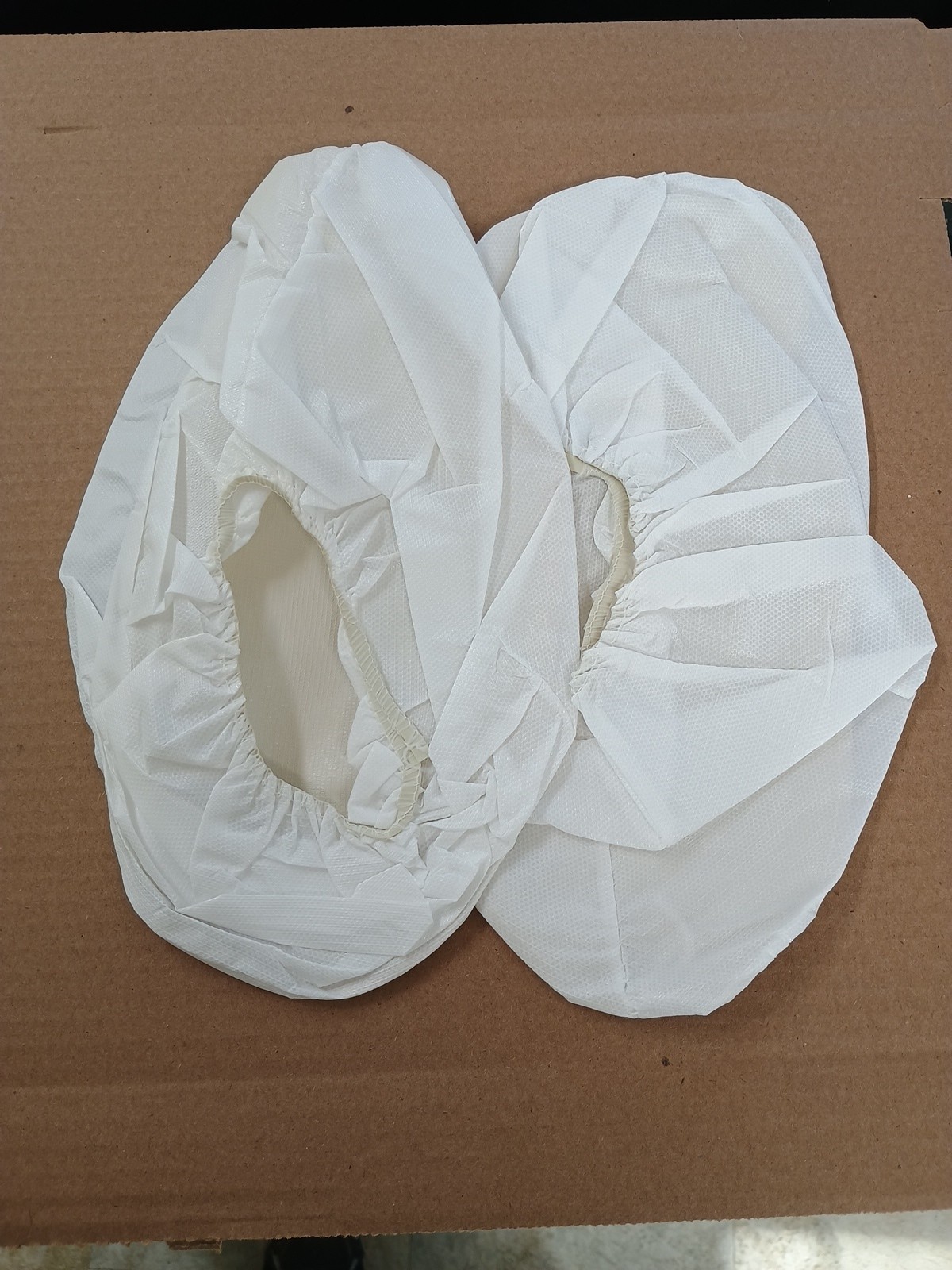 Shoe Covers Latex Free Laminated Polypropylene Non Skid Water resistant 100 pair
