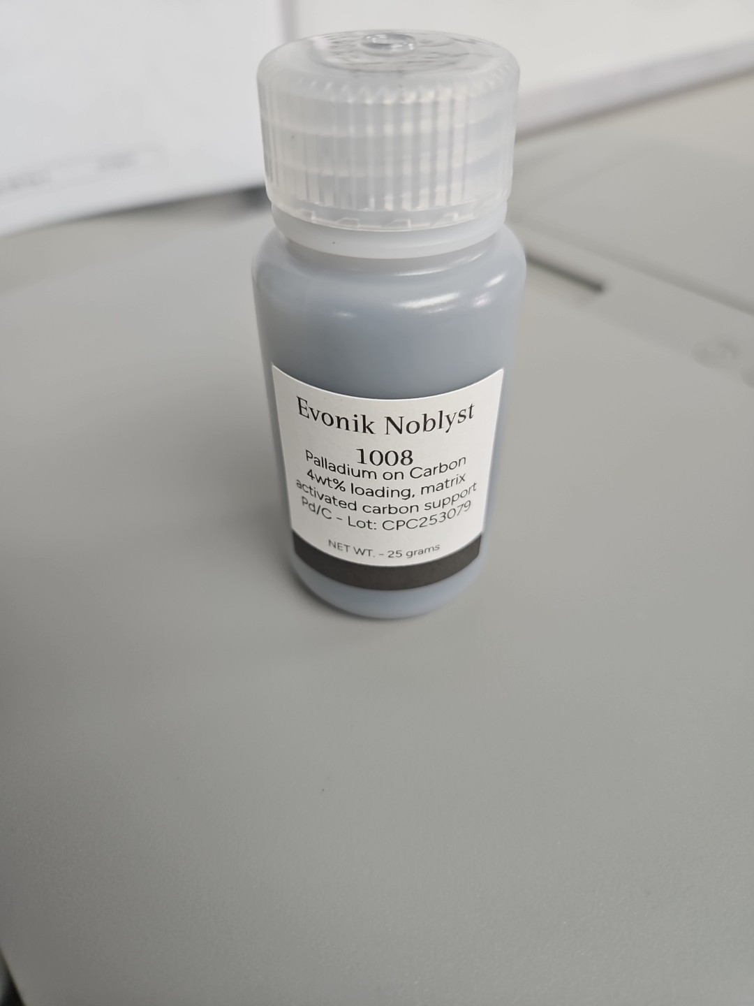 Palladium on Carbon Pd/C 4% Powder, 25g (Evonik Noblyst 1008)