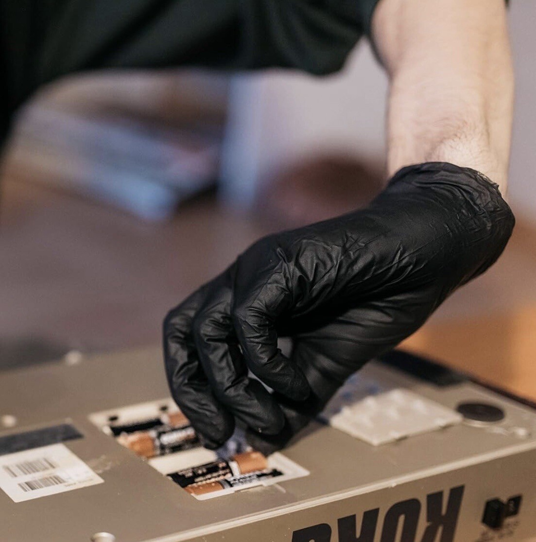 GlovePlus Nitrile Disposable Industrial Gloves, Black, M – Box of 100,