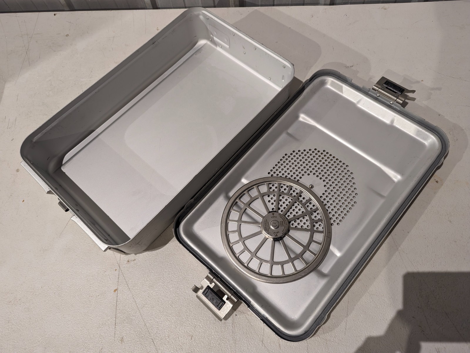 Aesculap SterilContainer aluminium tool box – 78532 JK701, JK789 lid, A grade