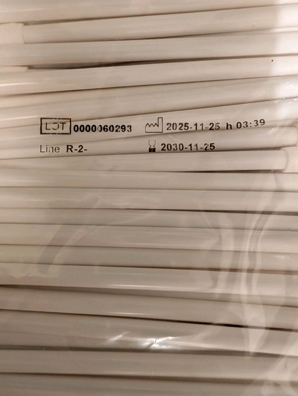 Benco Dental Saliva Ejectors White/White 1000 Ct (10×100) 3743-639 Exp 11/2030