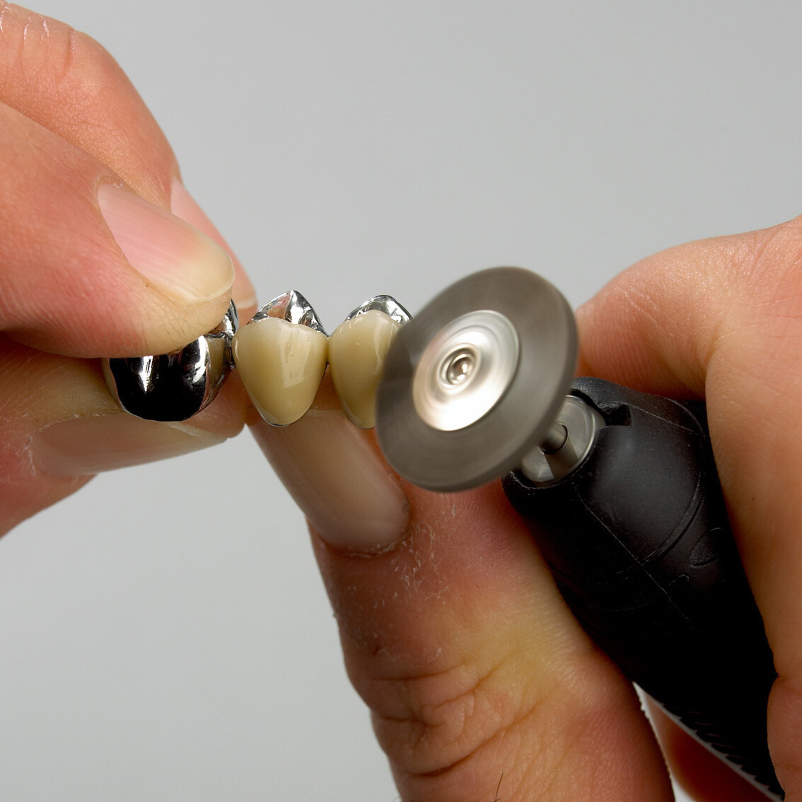 Dental lab Renfert Bison high lustre polishing brushes mounted 18 mm 7661000
