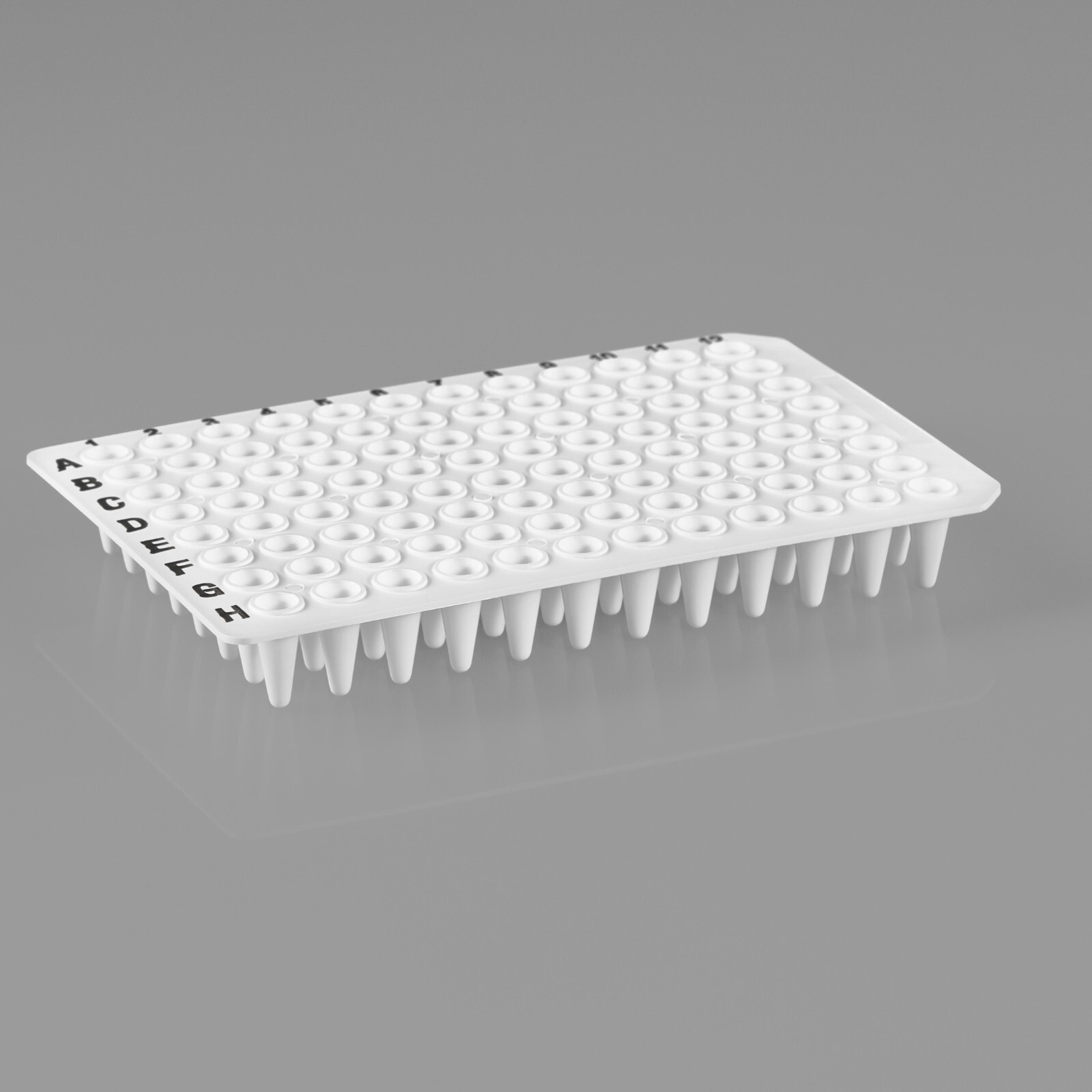 Biologix 96 well PCR Plates. 0.1ml Clear/White color, Non-skirted, 100/Case