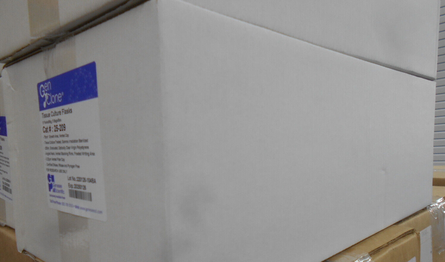 Genesee Scientific GenClone Tissue Culture Flask 25-209 Polystyrene 250ml 25/Box