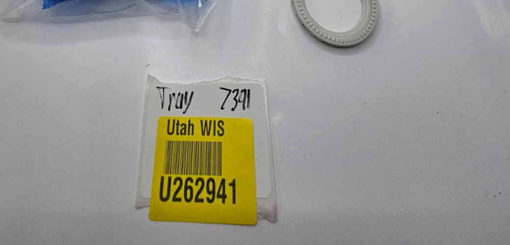 (QTY 2) SMC AR33P-260S Bracket Regulator