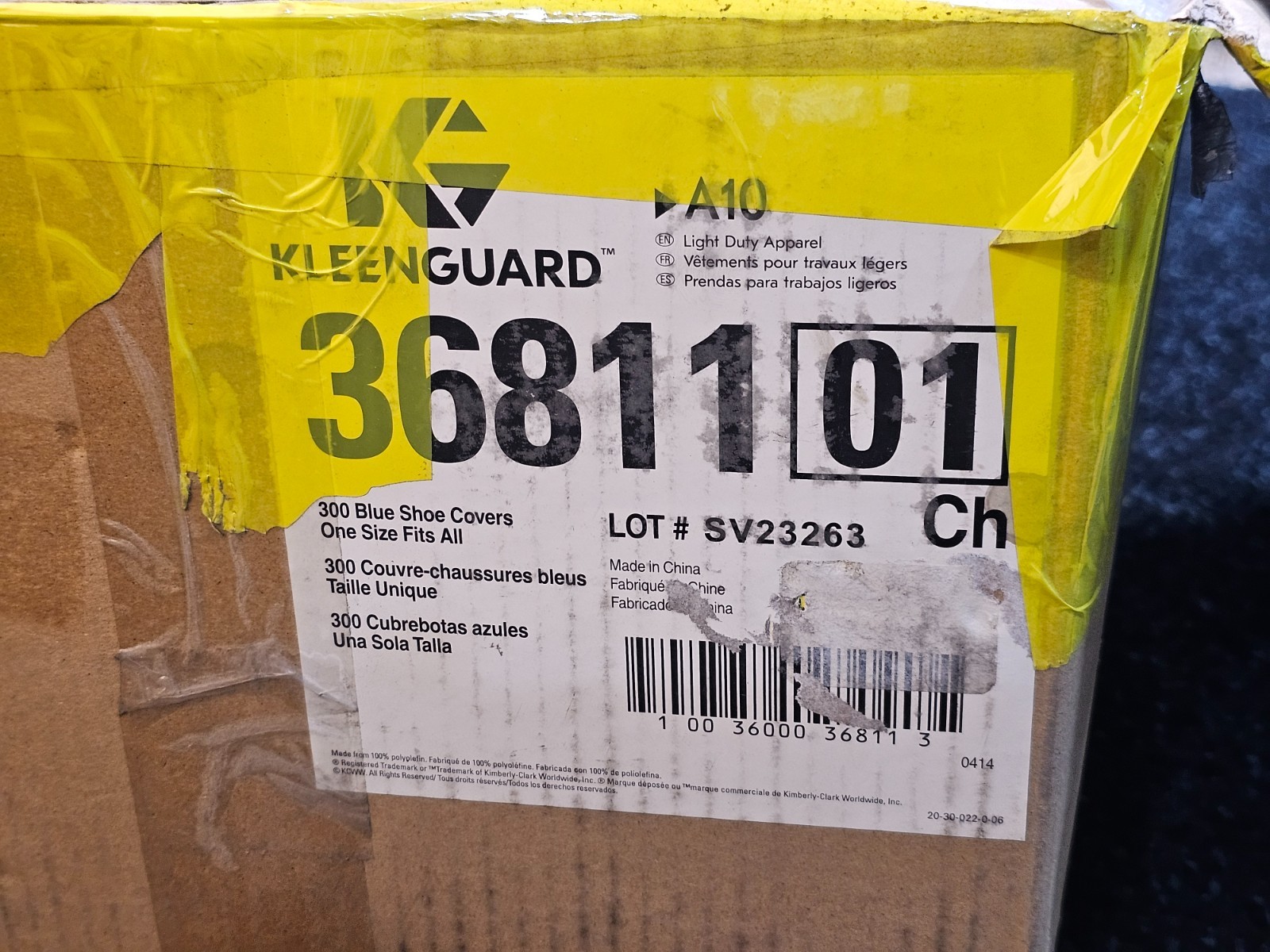 (QTY 150 PAIRS) KLEENGUARD 36811 Light Duty Shoe Covers, Polypropylene One Size