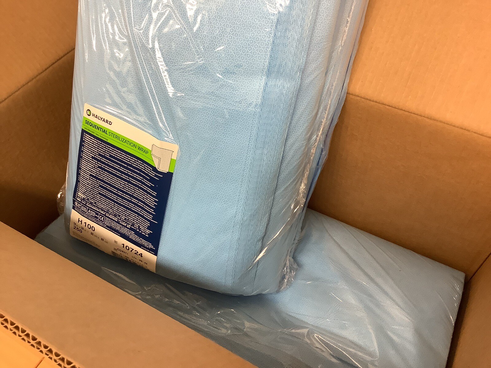 *500-Pieces* Halyard Health H100 24″ x 24″ Sequential Sterilization Wrap 10724