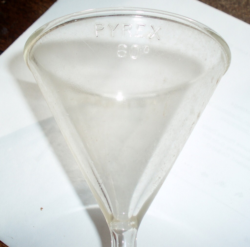 VINTAGE ANTIQUE PYREX GLASS FUNNEL LAB WARE BUSINESS INDUSTRAIL USA GLASSWARE