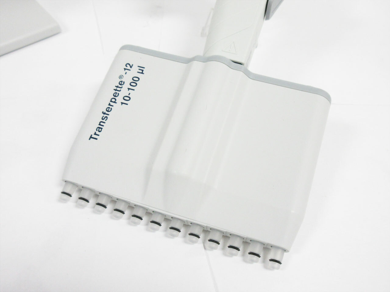 BRANDTECH TRANSFERPETTE-12 CHANNEL 10 – 100 uL ADJUSTABLE PIPETTE PIPET & STAND