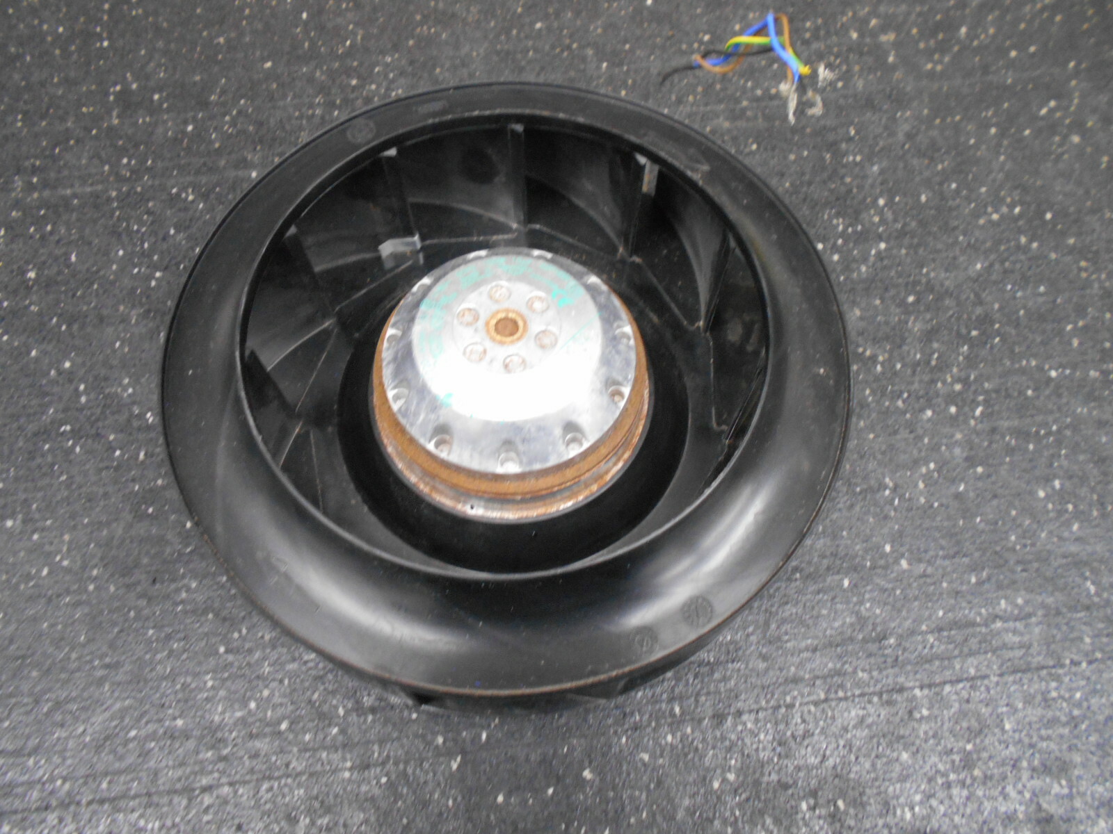 EBM R2E220-AA44-23 115V 100W 10µF 220VDB 2550RPM MOTORIZED IMPELLER FAN