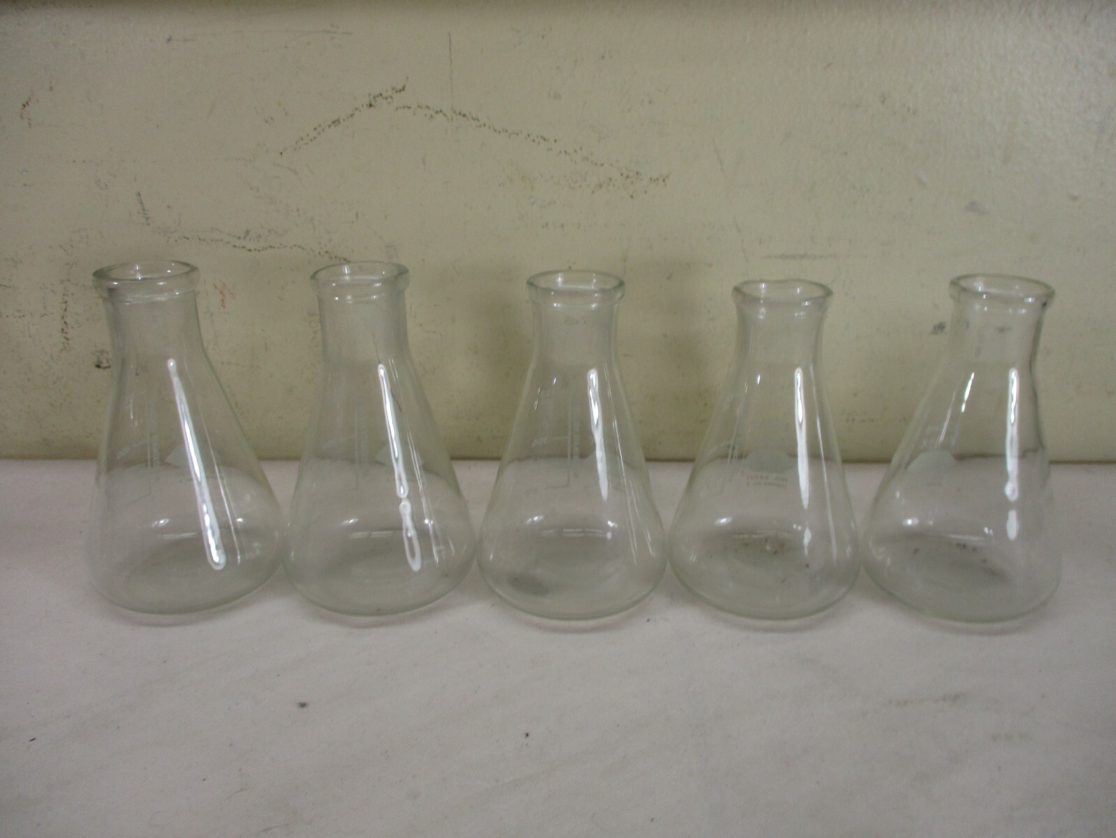 27 Thomas Pyrex Glass Erlenmeyer Flask Beakers & Clamps Lot 1000,250,125 ml (A)