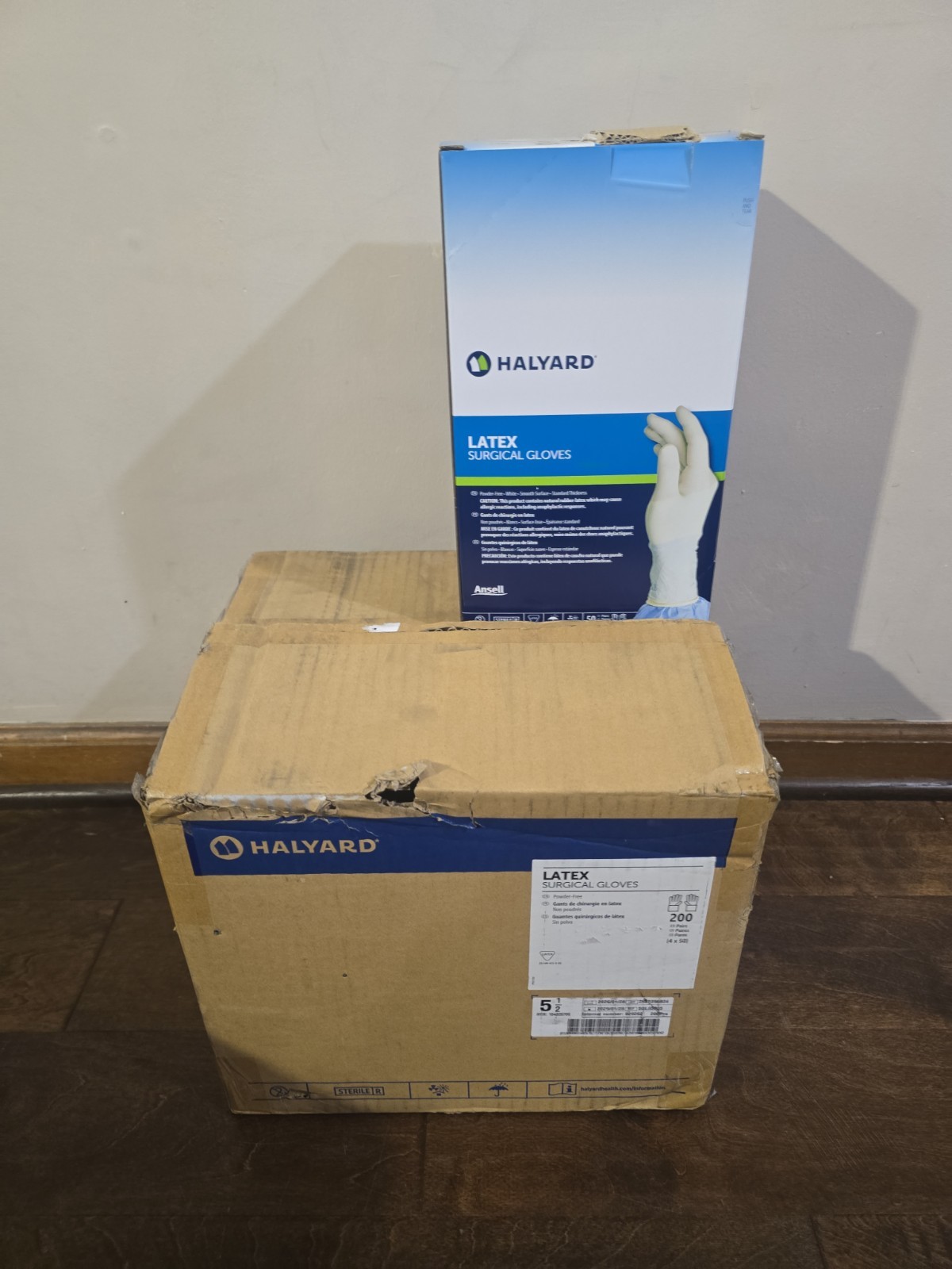 1 Case HALYARD LATEX Surgical Gloves, Size: 5.5, 200 pair SGL65055 1/28/2029