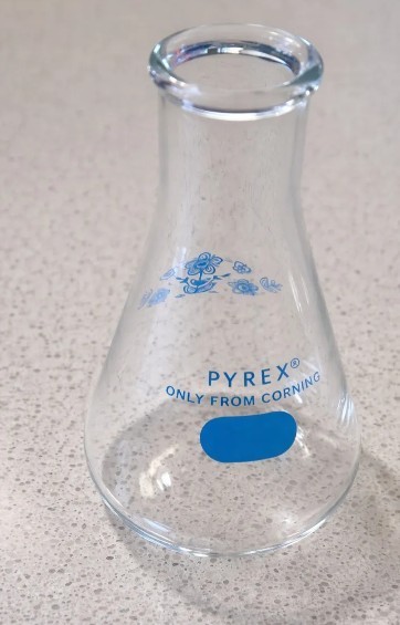 Rare 12-Piece PYREX Cornflower Laboratory Flask Set – Corning Glass Works
