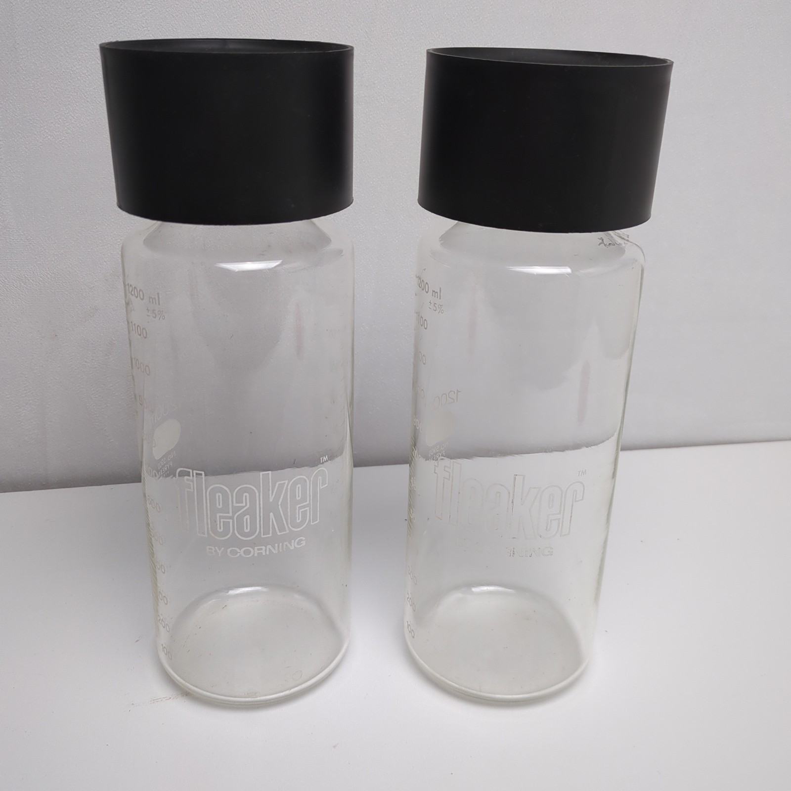 Corning Pyrex 1200mL Fleaker Wide Mouth Lab Beaker Pour Spout With Lid
