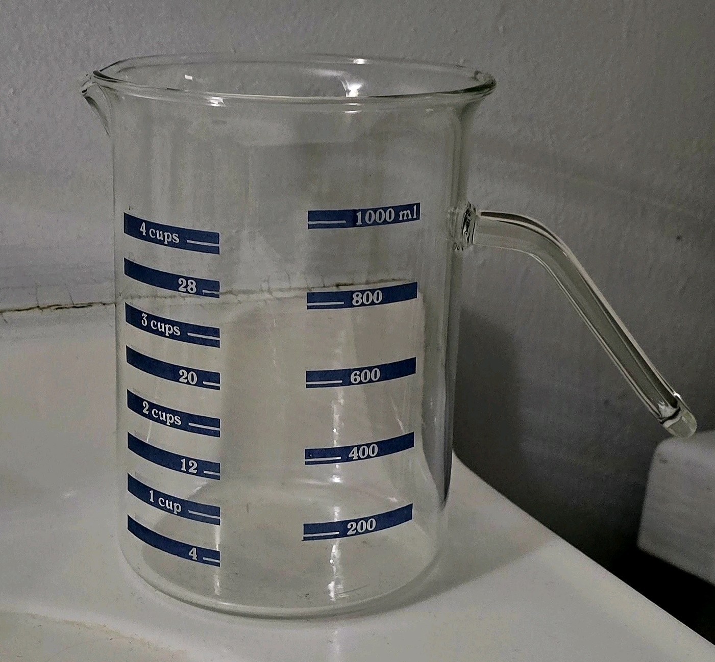 Borosilicate Glass Chemistry Lab Beaker Measuring Cup Pour Spout Handle 1000 ML