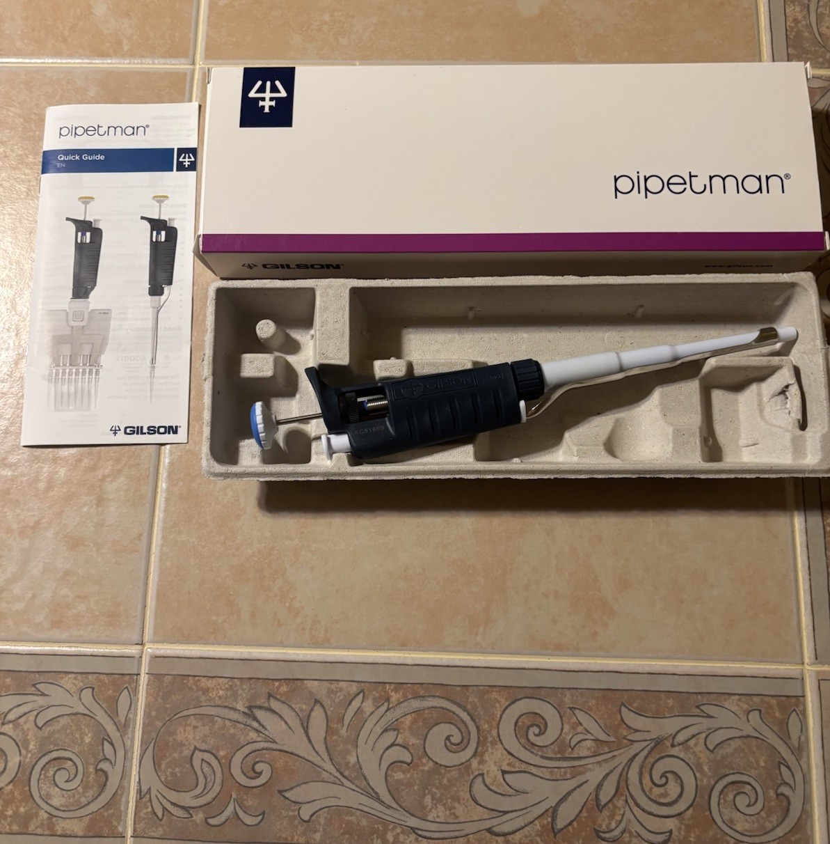 GILSON PIPETMAN P1000/SINGLE CHANNEL/ADJUSTABLE/BRAND NEW IN BOX