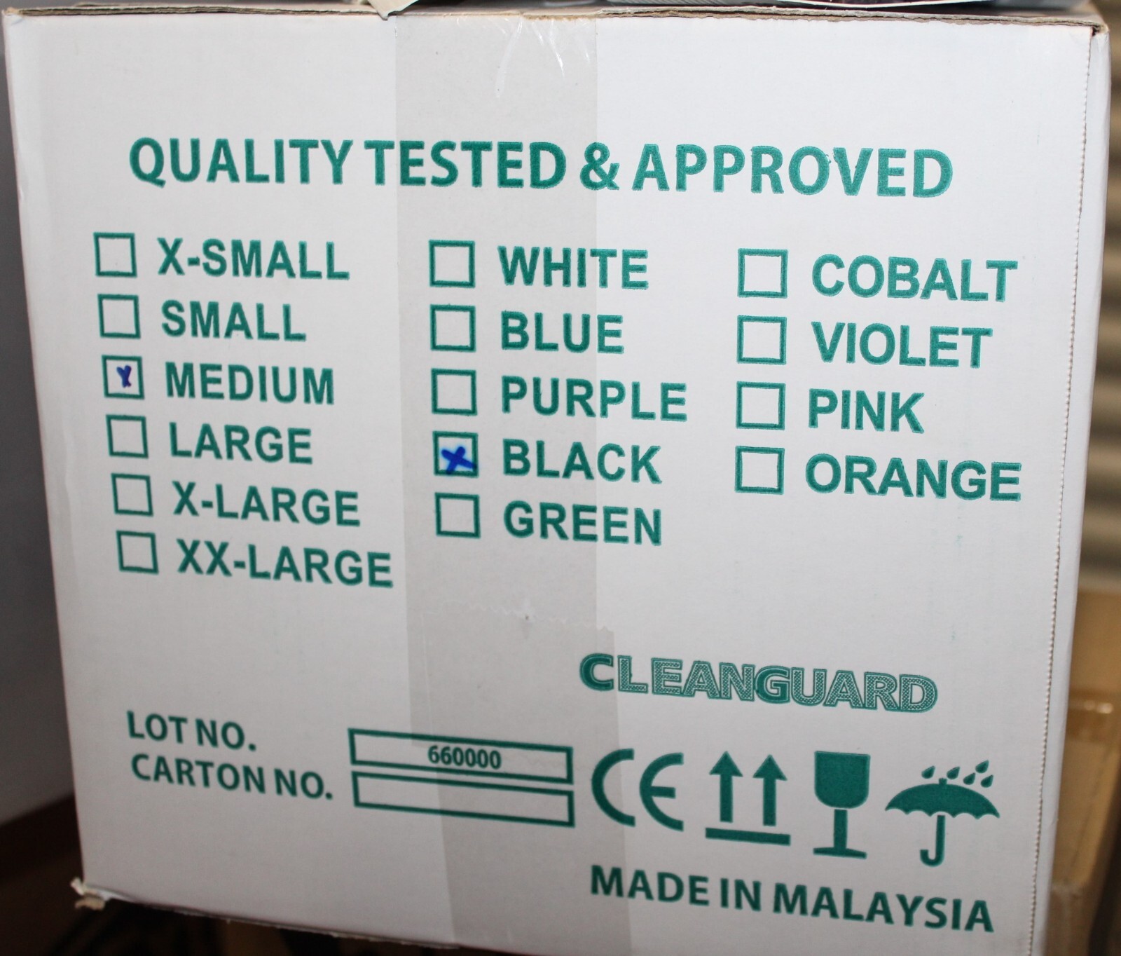 CleanGuard Nitrile Gloves 5 Boxes 100 per box Black M Latex Free Non Sterile