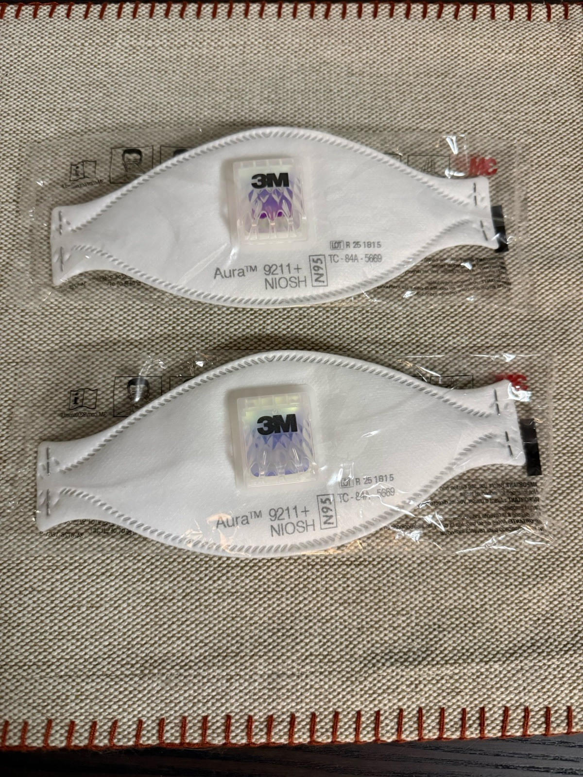 3M AURA 9211+ N95 RESPIRATOR FACE MASK W/ COOL FLOW VALVE-Count of 2 Masks