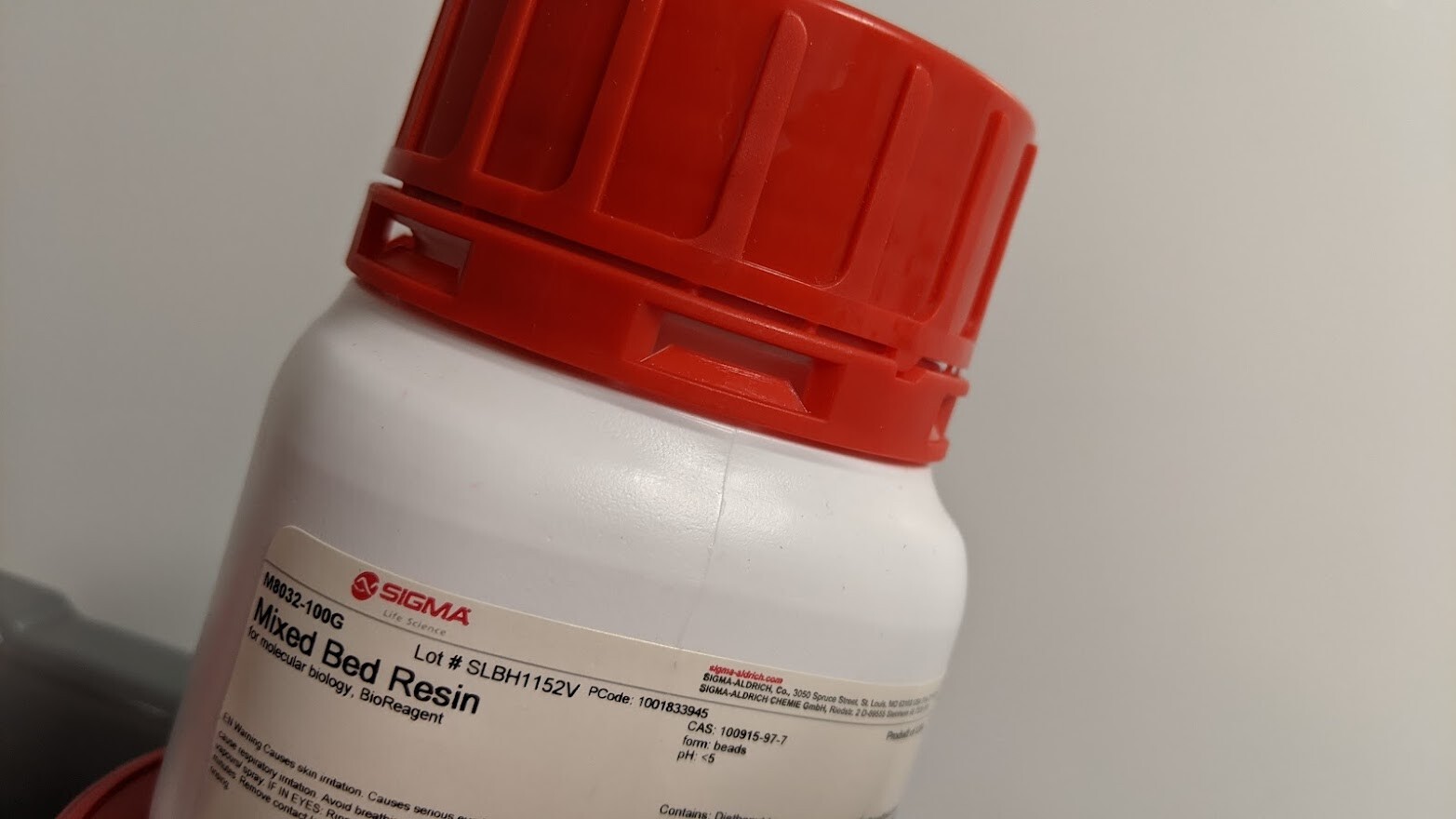 M8032 100g Sigma-Aldrich Mixed Bed Resin for molecular biology, BioReagent