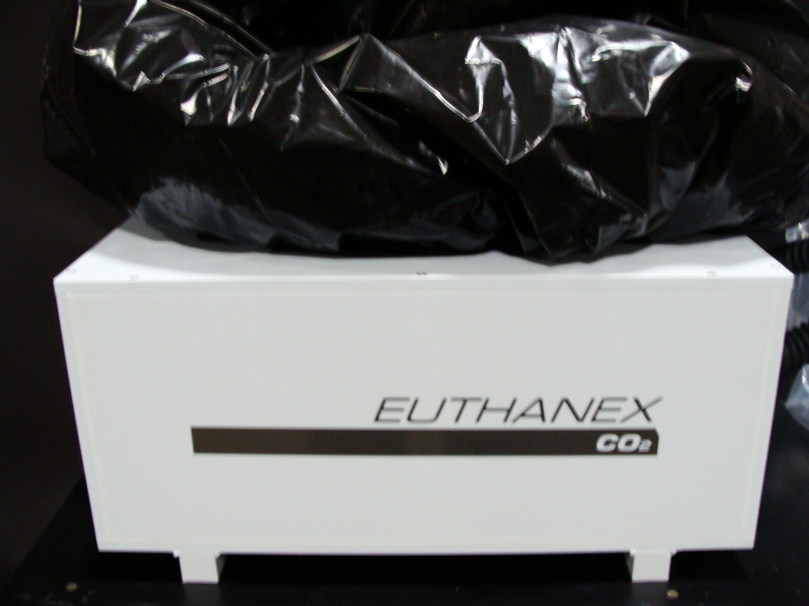 New E-Z Systems / Euthanex M1 SMARTBOX Touch Screen Dual Chamber C02 Euthanasia