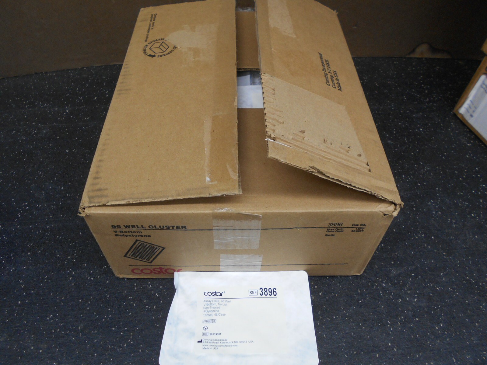 CORNING 96 WELL ASSAY PLATES 3896 V BOTTOM NON TREATED NO LID BOX OF 48