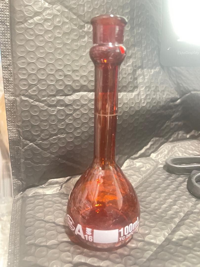 Wilmad LabGlass Red glass 100mL Class A16 Glass Volumetric Flask No Stopper(3B)