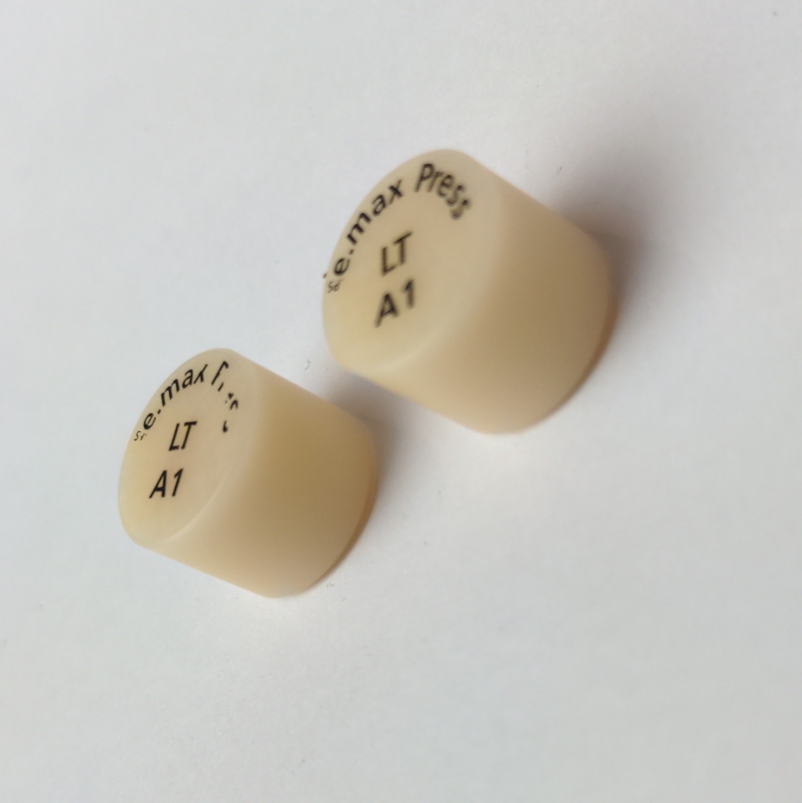 Ivoclar Vivadent IPS e.max Press LT A1 Dental Press Ingots 2pcs