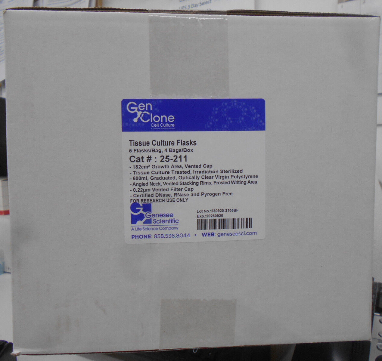 Genesee Scientific GenClone Tissue Culture Flask 25-211 Polystyrene 600ml 20/Box