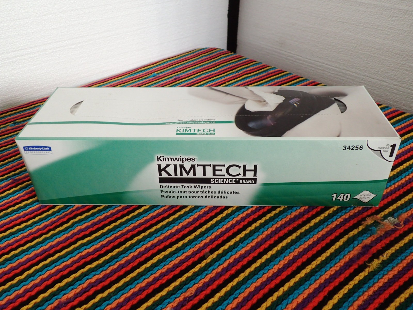 Kimtech White 1-Ply Kimwipes Delicate Task Wipers 140/Box 14.7″ x16.6″