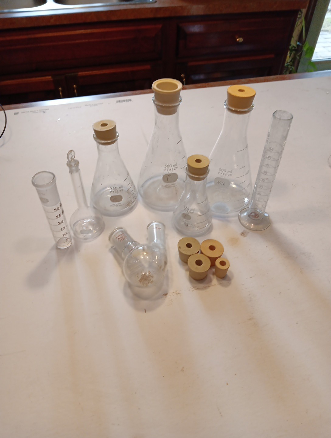Vintage Chemistry Glassware, Beakers, Labware, Lot Of 8+Stoppers