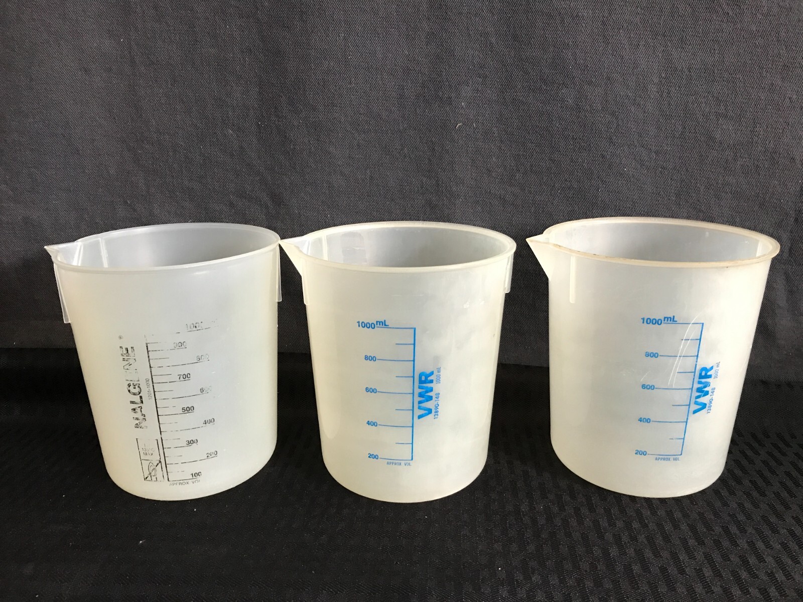 (3) VWR & NALGENE 1000mL Polypropylene Graduated Griffin Beaker 13890-148