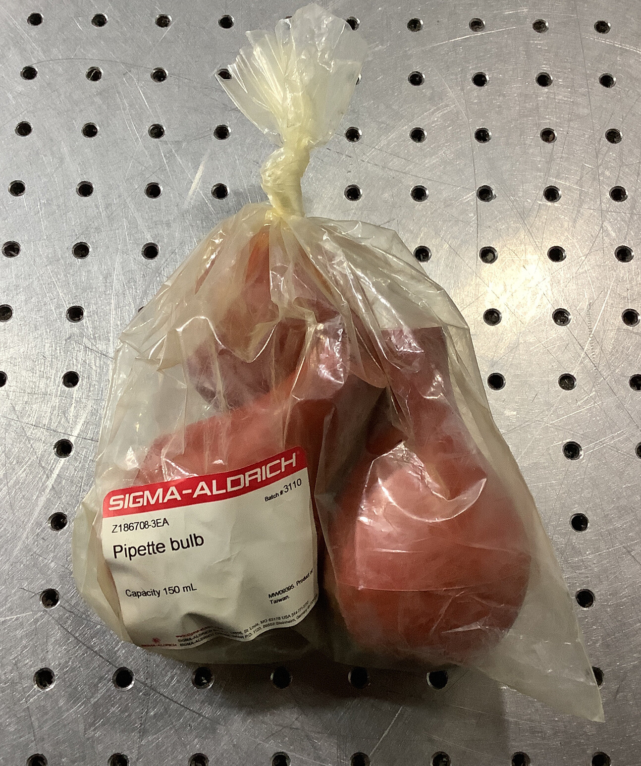 Millipore Sigma Aldrich Pipette bulb Capacity 150 mL Z186708