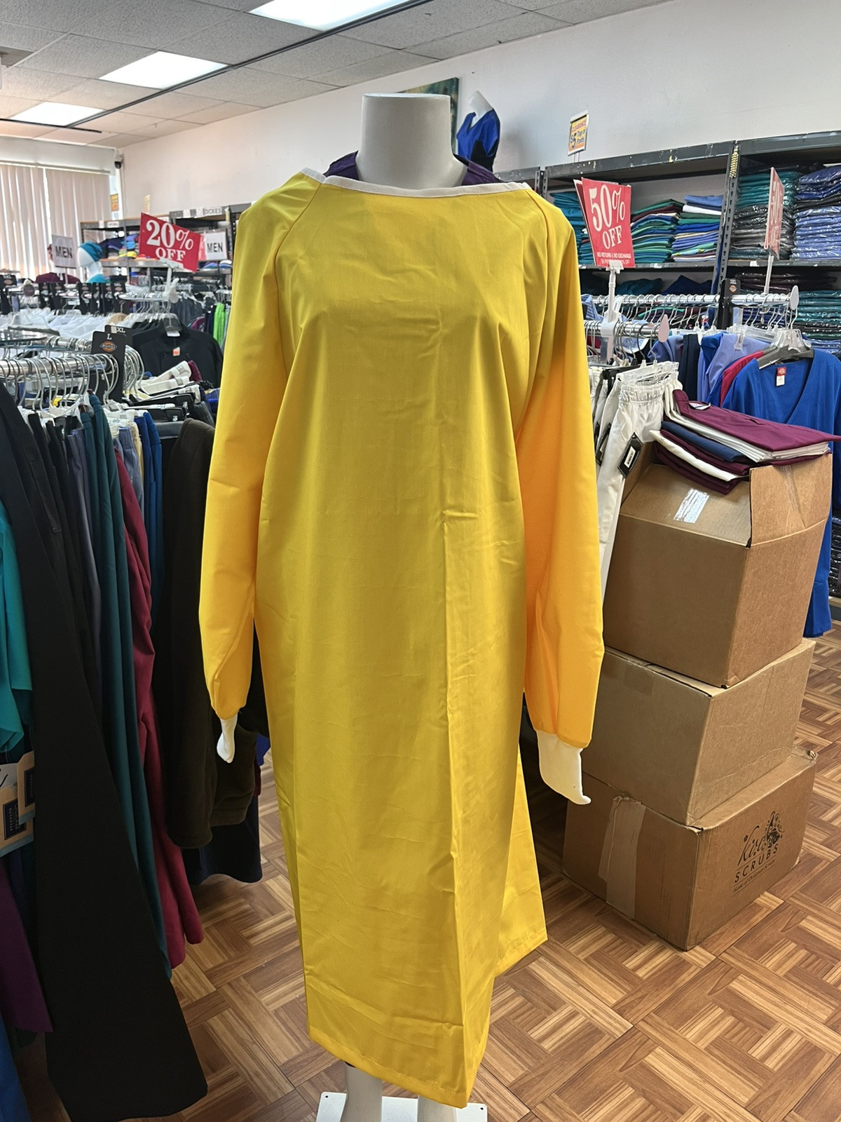 PPE Medical Laboratory Surgical Isolation Gown washable/reusable Yellow