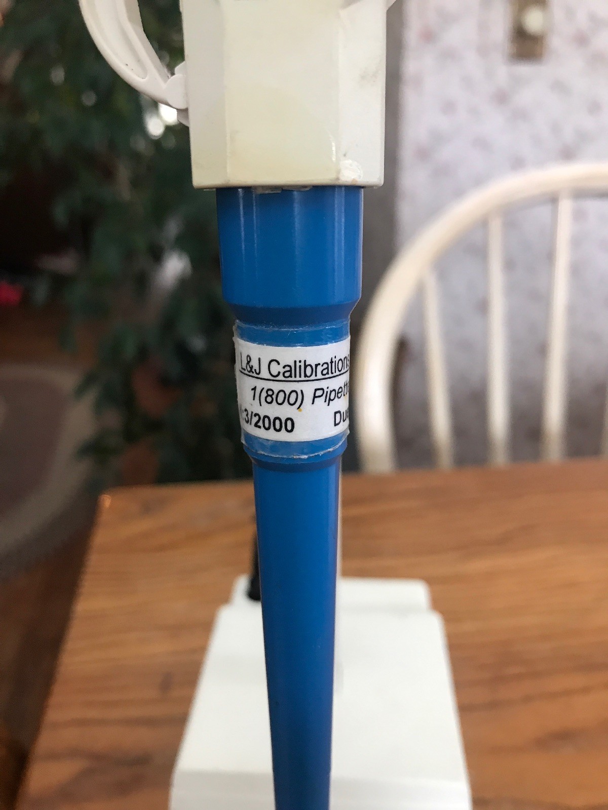 Biohit Proline Electronic Single Channel Pipette, 50-1000uL, w/ Charging Stand